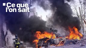 Cette photo prise et diffusée par le service d'urgence ukrainien le 13 avril 2025 montre un sauveteur ukrainien travaillant sur le site d'une attaque de missile à Sumy, dans le nord-est de l'Ukraine, dans le contexte de l'invasion russe de l'Ukraine.