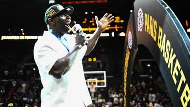 Omar Sy lors du premier titre de champion de France du Paris Basketball, le 24 juin 2025 à l'Adidas Arena
