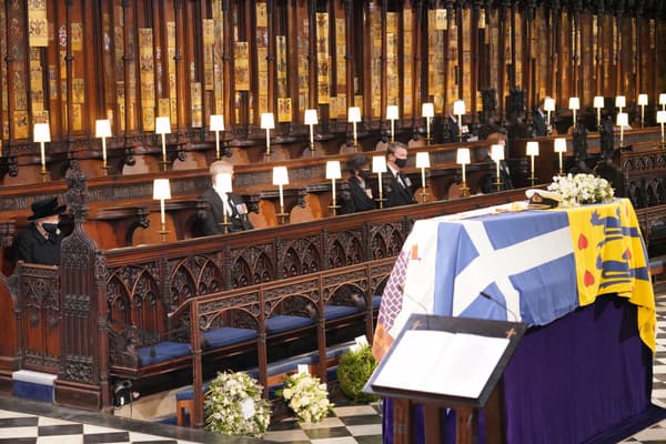 La reine Elizabeth II dans la chapelle Saint-George ce samedi.