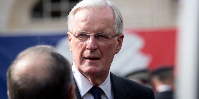 Michel Barnier à une cérémonie célébrant le 81e anniversaire de la libération de Paris des forces allemandes pendant la Seconde Guerre mondiale, à Paris, le 26 août 2025.
