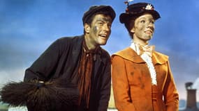 Dick Van Dyke et Julie Andrews dans Mary Poppins en 1964.