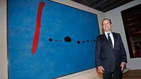 François Hollande lors de s visite du Musée des civilisations de l'Europe et de la Méditerranée, à Marseille. Après une petite remontée au mois de mai, François Hollande gagne à nouveau un point dans le tableau de bord Ifop pour Paris Match. /Photo prise