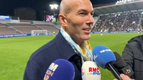Zinédine Zidane en marge d'un match des légendes à Mayol, le 10 novembre 2025