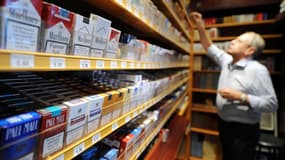 Les buralistes estiment que la politique anti-tabac du gouvernement menace leur activité. 