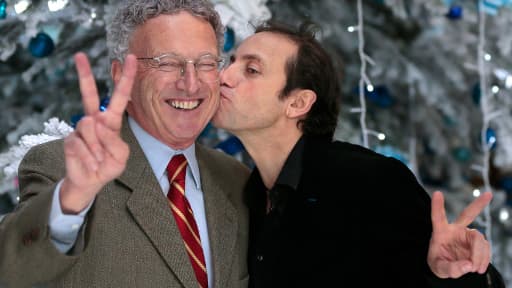 Nelson Montfort et Philippe Candeloro, commentateurs sportifs sur France télévisions, ont été, entre autres, pointés du doigt pour leurs commentaires graveleux.