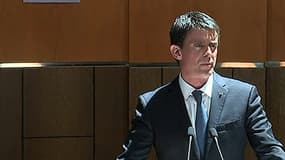 Manuel Valls devant l'Assemblée Corse.