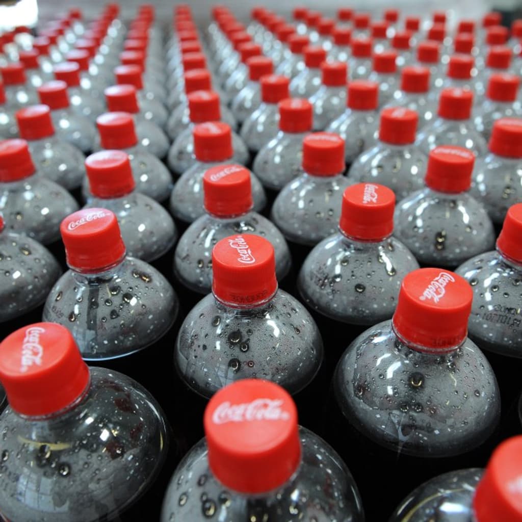 C'est la première bouteille de Coca-Cola vendue publiquement sortie en 1894. Il contenait environ 3,5 grammes de cocaïne