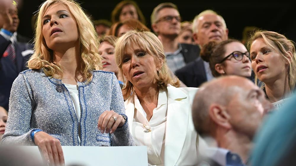 Brigitte Macron entourée de ses filles Tiphaine Auzière et Laurence Auzière-Jourdan. Brigitte Macron entourée de ses filles Tiphaine Auzière et Laurence Auzière-Jourdan.