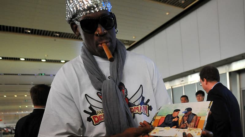 Dennis Rodman a montré à la presse des clichés de sa rencontre avec Kim Jong-un.