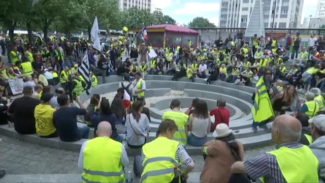Des gilets jaunes à Paris, le 15 juin 2019.