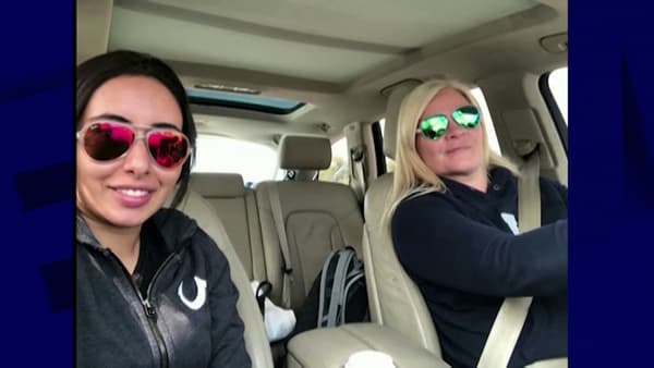 La princesse Latifa avec Tina Jauhiainen, qui l'a aidée à fuir le pays une première fois. La princesse Latifa avec Tina Jauhiainen, qui l'a aidée à fuir le pays une première fois.
