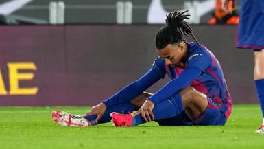 Jules Koundé blessé lors du match entre le Barça et l'Atletico, le 3 mars 2026