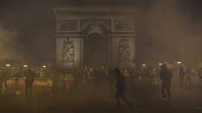 Devant l'Arc de Triomphe à Paris le 1er décembre 2018 