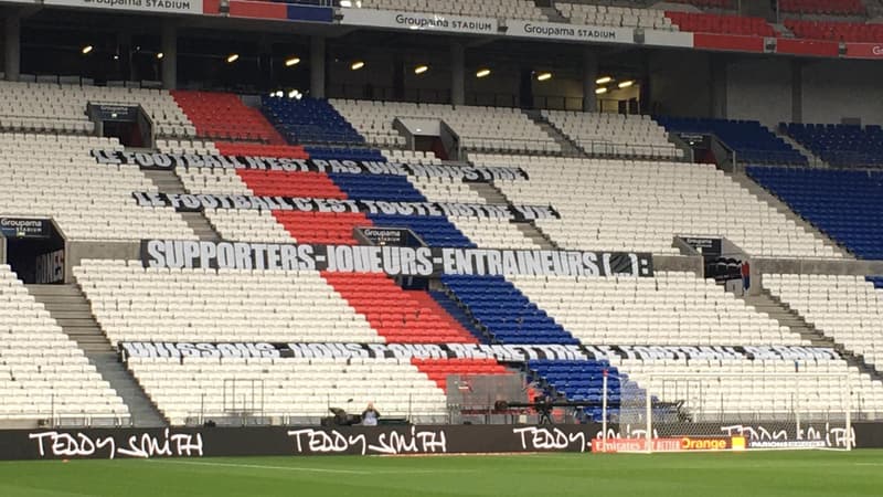 OL-Lille: les banderoles des supporters lyonnais contre la Super League