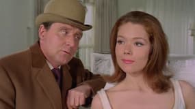 Patrick Macnee (John Steed) et Diana Rigg (Emma Peel) dans "Chapeau Melon et Bottes de cuir".