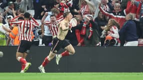 Dan Ballard exulte après son but lors du match Sunderland-Coventry (1-1, a.p., barrage d'accession à la Premier League), le 13 mai 2025