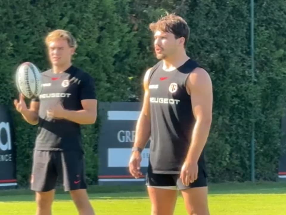 L'image qui fait plaisir: Antoine Dupont de retour à l'entraînement de  Toulouse après des mois d'absence