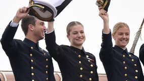 La princesse Leonor d'Espagne, à bord du navire-école de la marine espagnole Juan Sebastian de Elcano avant son départ pour six mois, dans le port de Cadix, le 11 janvier 2025.