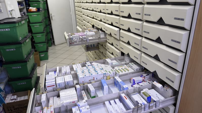 Un arrêté préfectoral de juillet 1973 interdit aux 17 pharmacies de Castres d'ouvrir le lundi 