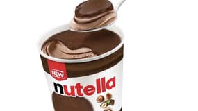 Le dessert se présente sous la forme d'une glace de plusieurs couches de pâte à tartiner.
