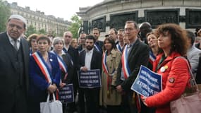 Un rassemblement contre l'antisémitisme s'est tenu place de la République ce vendredi 17 mai après l'incendie de la synagogue de Rouen. 
