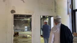 Le maire de Mons-en-Baroeul, Rudy Elegeest, se déplace sur les chantiers de sa commune