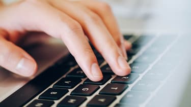 Le programme propose de recevoir chaque matin un mail contenant un outil destiné à faciliter la vie des personnes à la recherche d'un job.