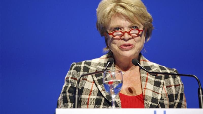 La candidate écologiste à l'élection présidentielle Eva Joly s'est dite convaincue lundi que l'accord conclu entre EELV et le PS pour les prochaines législatives serait respecté en dépit des réserves exprimées récemment par le député socialiste Arnaud Mon