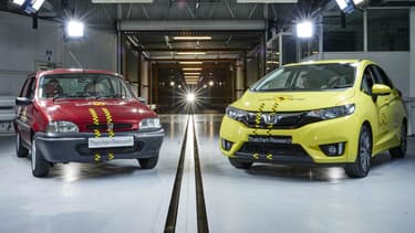Duel de crash tests, entre une Rover de 1997 et une Honda de 2017.