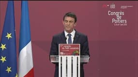 Manuel Valls fait applaudir François Hollande au Congrès du PS
