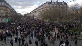 Des milliers de personnes étaient présentes ce mercredi soir dans les rues de Paris, en hommage à Mireille Knoll. 