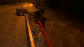 La ville d'Annonay en Ardèche a été particulièrement touchée par les intempéries ce jeudi 17 octobre 2024 avec un trottoir complètement dévasté.