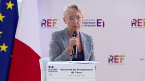 Elisabeth Borne estime que "nous devons trouver la façon de contenir les dépenses" des arrêts maladies