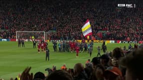 Liverpool - FC Barcelone : Le magnifique "You'll never walk alone" de fin de match