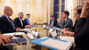 Réunion à Matignon entre le Premier ministre Gabriel Attal, le ministre Marc Fesneau et les représentants des syndicats agricoles, le 22 janvier 2024.