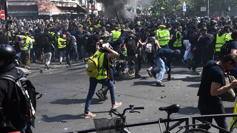 Des gilets jaunes manifestant à Paris, le 20 avril 2019. (Photo d'illustration) - 