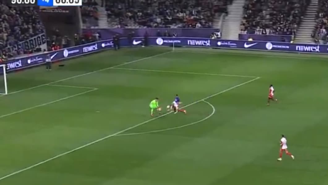 Majecki se troue une première fois à l'entrée de la surface