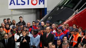 Nicolas Sarkozy est revenu mardi à l'usine Alstom d'Aytré, en Charente-Maritime, là-même où il avait promis en 2004 de tout faire pour sauver ce groupe alors en difficulté, pour mettre en avant son redressement au moment où ses adversaires lui opposent la