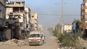 Une ambulance au niveau de l'hôpital Kamal Adwan le 28 décembre 2024.