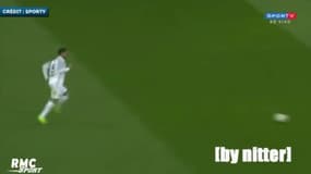  Le génie Ronaldinho régale encore balle au pied