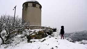 De la neige sur Les Pennes-Mirabeau, dans les Bouches-du-Rhône, le 10 janvier 2021.