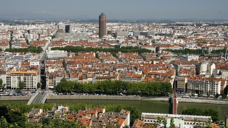L'UMP organisera avant l'été des primaires pour choisir sa tête de liste aux élections municipales de 2014 à Lyon. /Photo d'archives/REUTERS/Robert Pratta