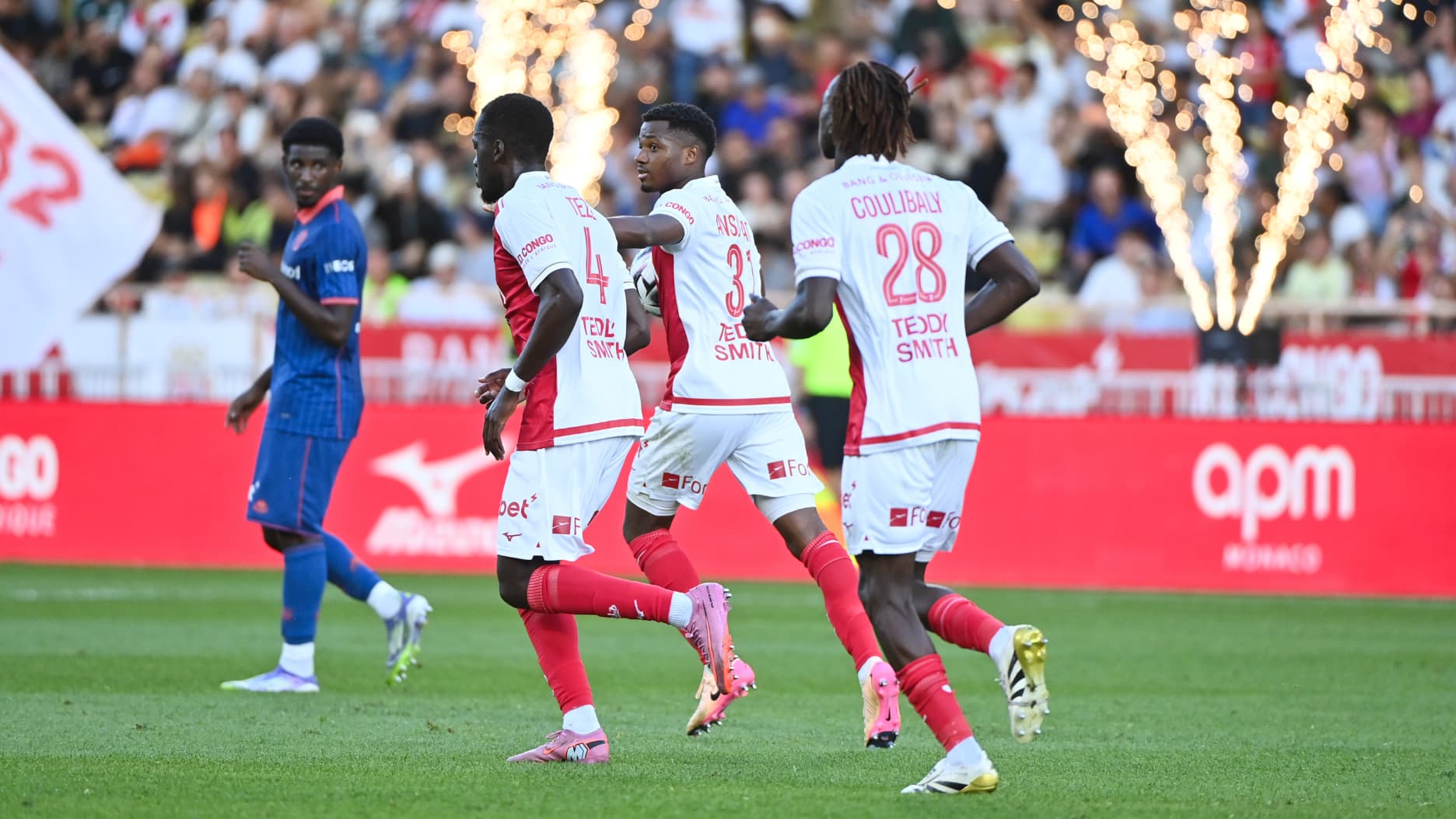 DEUX PENALTIES, UNE EXCLUSION, BUT REFUSÉ: LA PREMIÈRE PÉRIODE COMPLÈTEMENT FOLLE DU DERBY MONACO-NICE