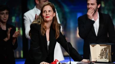 La Française Justine Triet a remporté samedi la Palme d'or à Cannes pour "Anatomie d'une chute", devenant la troisième réalisatrice sacrée de l'histoire du Festival.
