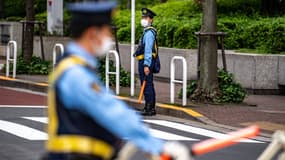 Des agents de police à Tokyo, le 22 mai 2022 (image d'illustration)