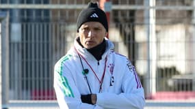 Thomas Tuchel pensif pendant un entraînement du Bayern Munich en janvier 2024
