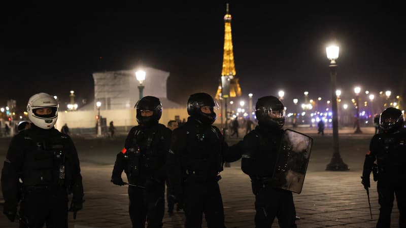 Des policiers place de la Concorde à Paris, le 16 mars 2023.