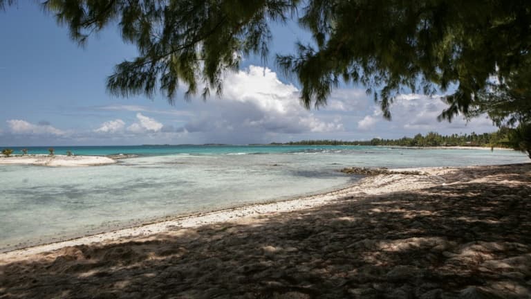 Lagon dans l'archipel des Tuamotu, en 2010
