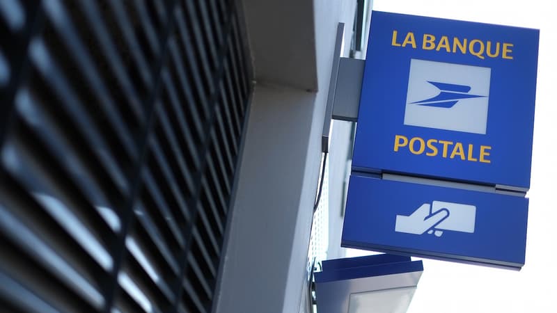 La Banque Postale part en guerre contre l'exclusion numérique en formant ses clients en précarité technologique.