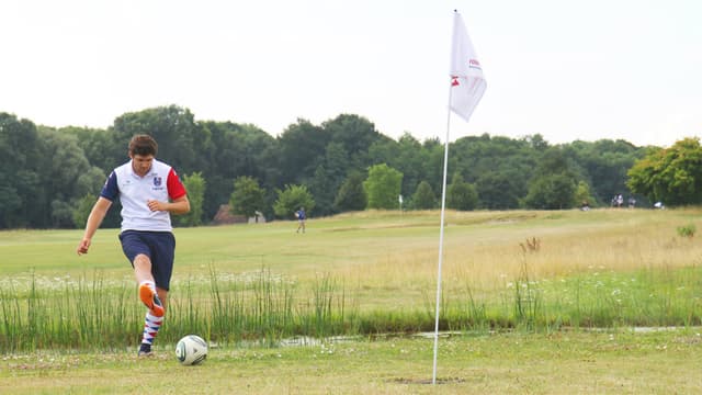 Le footgolf compte actuellement 3500 licenciés en France. En image, le champion de France 2017 Antonio Balestra.
